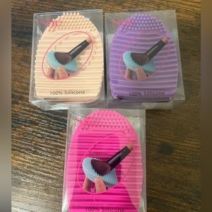 Silicon to wash brushes